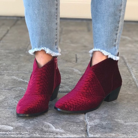 Red Velvet Snake Textured V-Top Asymmetrical Boots - Picture 2 of 5